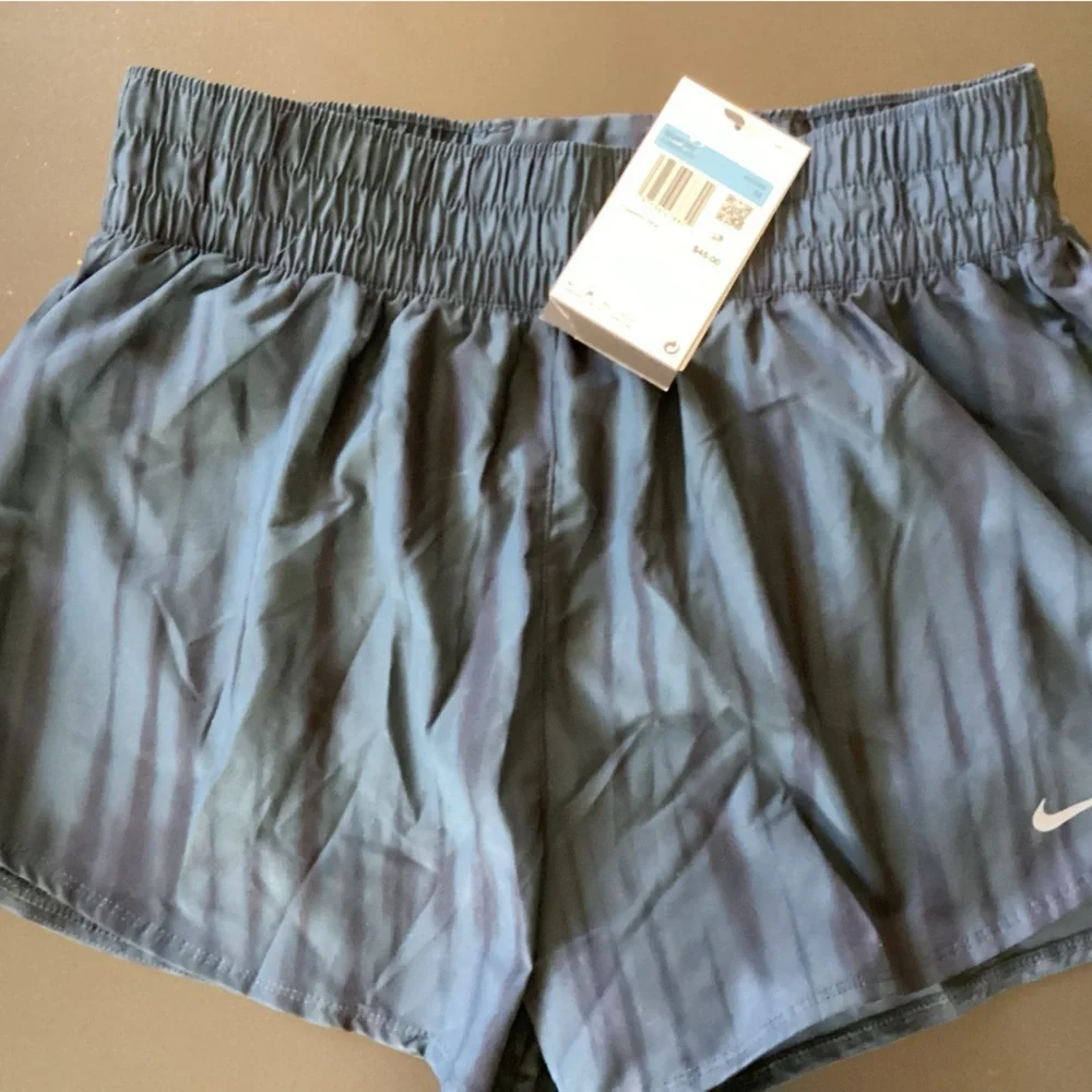 NWT- Nike women’s dri fit lined running shorts- SZ M - Navy Waist 12” Inseam 3”
